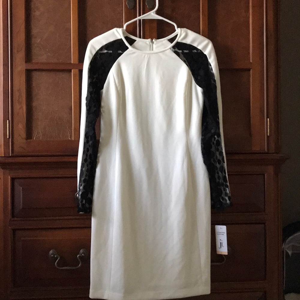 White dress- size 2 on the tag fits more like a 4.